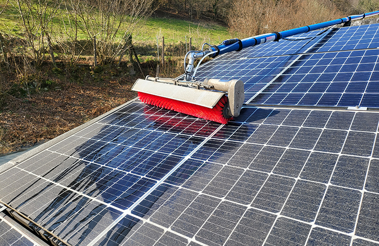 Reinigung von Solar- & Photovoltaikanlagen